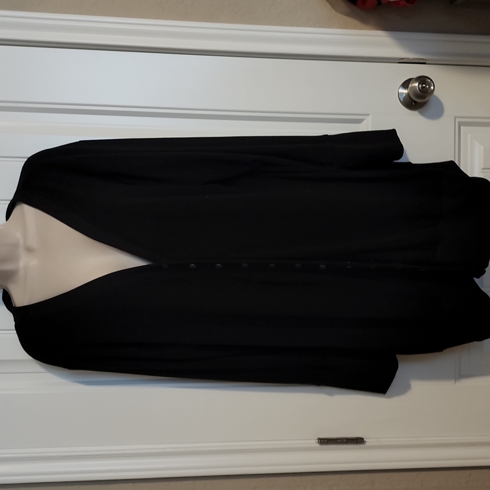 Merokeety Black Front Snap Sweater